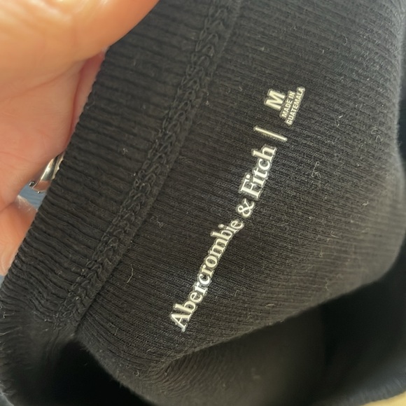 Abercrombie & Fitch Black Sleeveless Tank Top - Picture 2 of 3